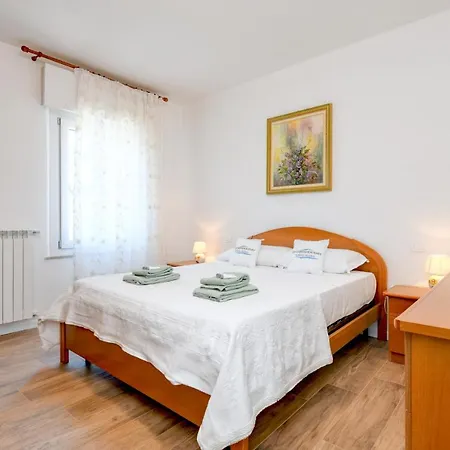 Theodora Apartamento *